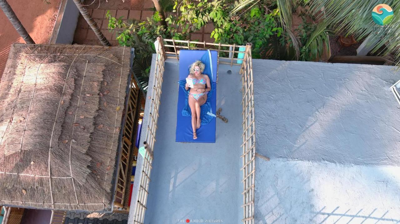 Tropical Wave Hostel Morjim Goa Екстер'єр фото