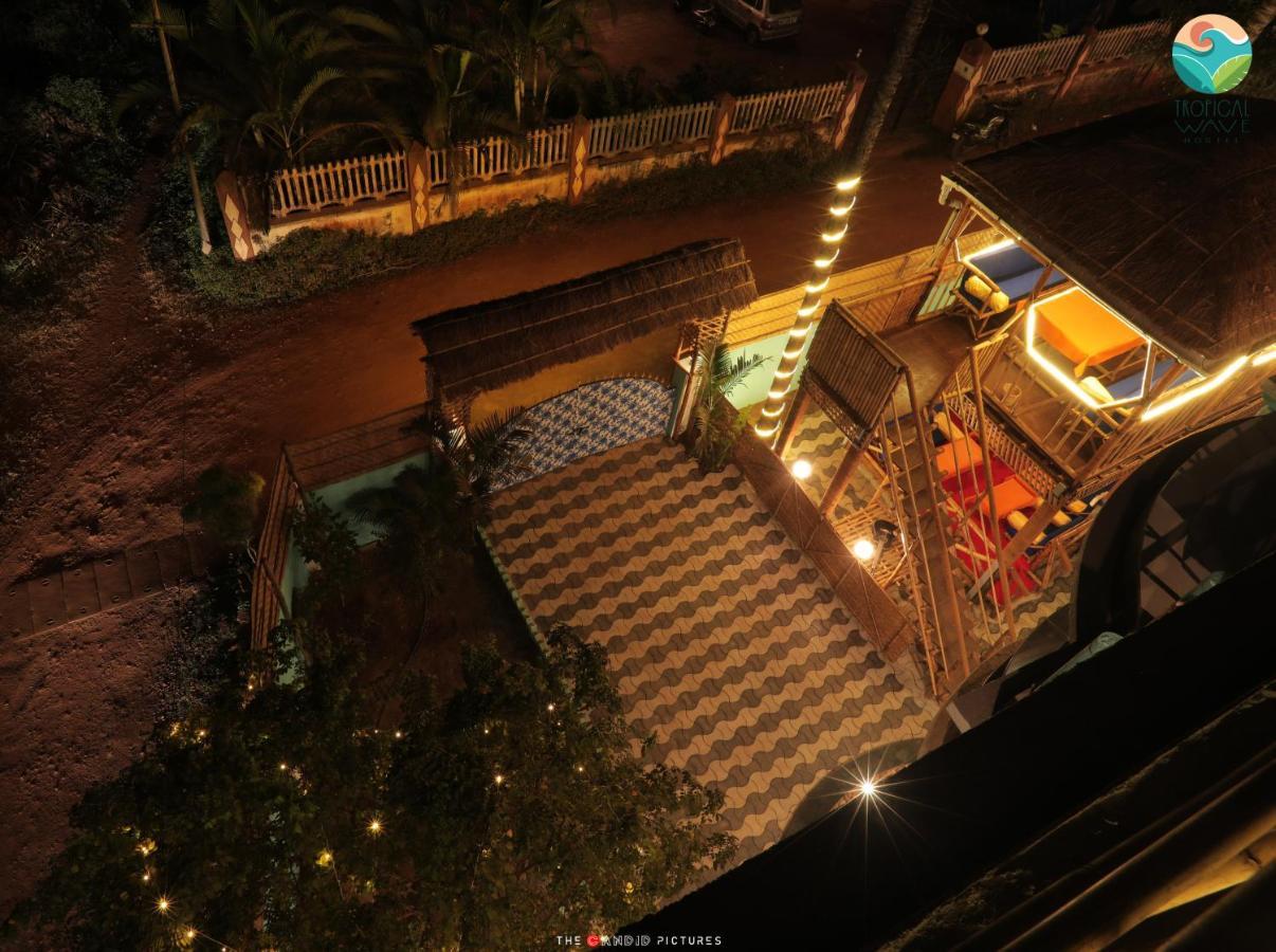 Tropical Wave Hostel Morjim Goa Екстер'єр фото