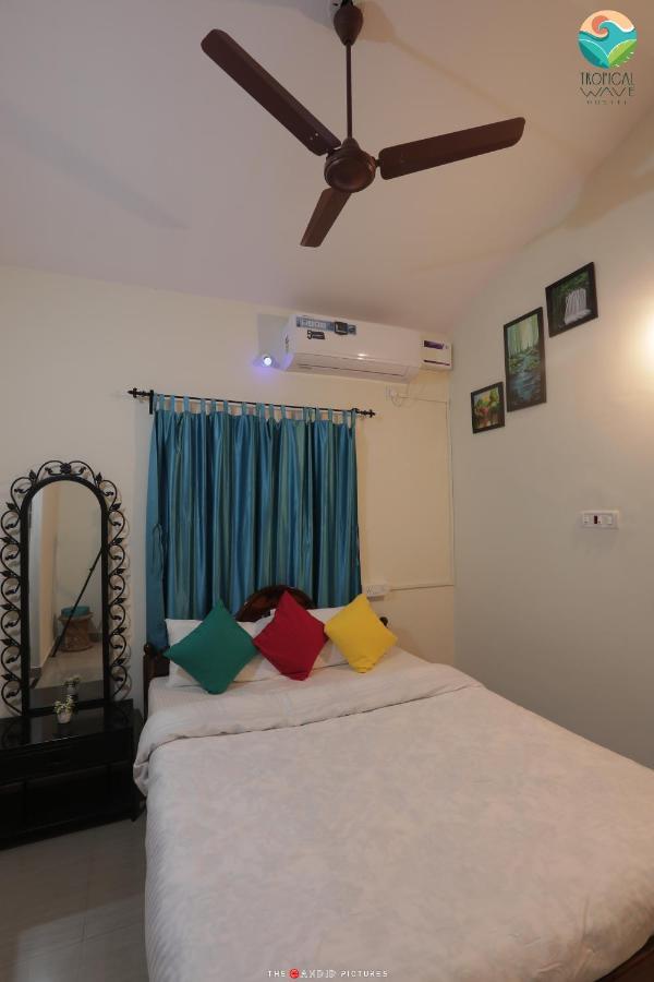 Tropical Wave Hostel Morjim Goa Екстер'єр фото