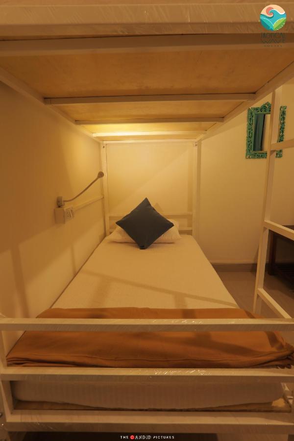 Tropical Wave Hostel Morjim Goa Екстер'єр фото