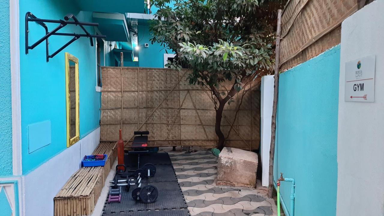 Tropical Wave Hostel Morjim Goa Екстер'єр фото