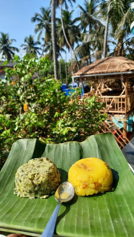 Tropical Wave Hostel Morjim Goa Екстер'єр фото