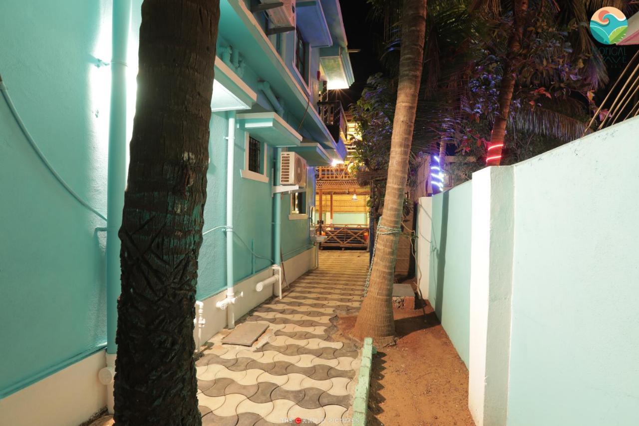 Tropical Wave Hostel Morjim Goa Екстер'єр фото