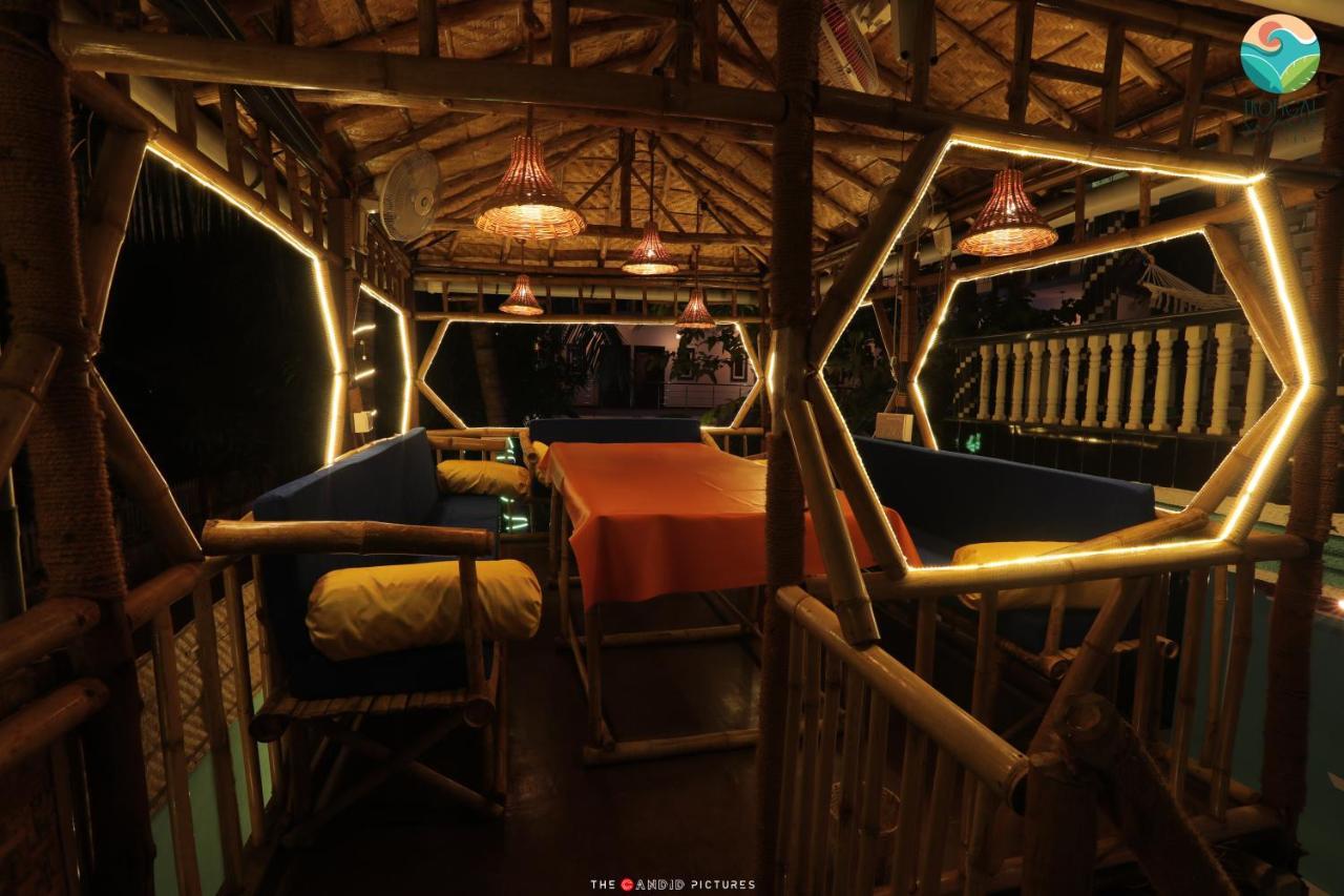 Tropical Wave Hostel Morjim Goa Екстер'єр фото