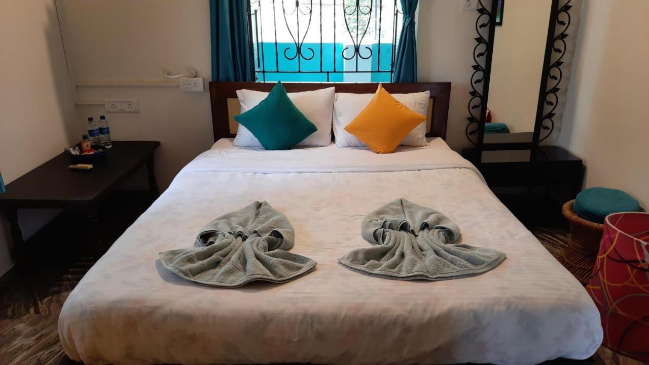 Tropical Wave Hostel Morjim Goa Екстер'єр фото