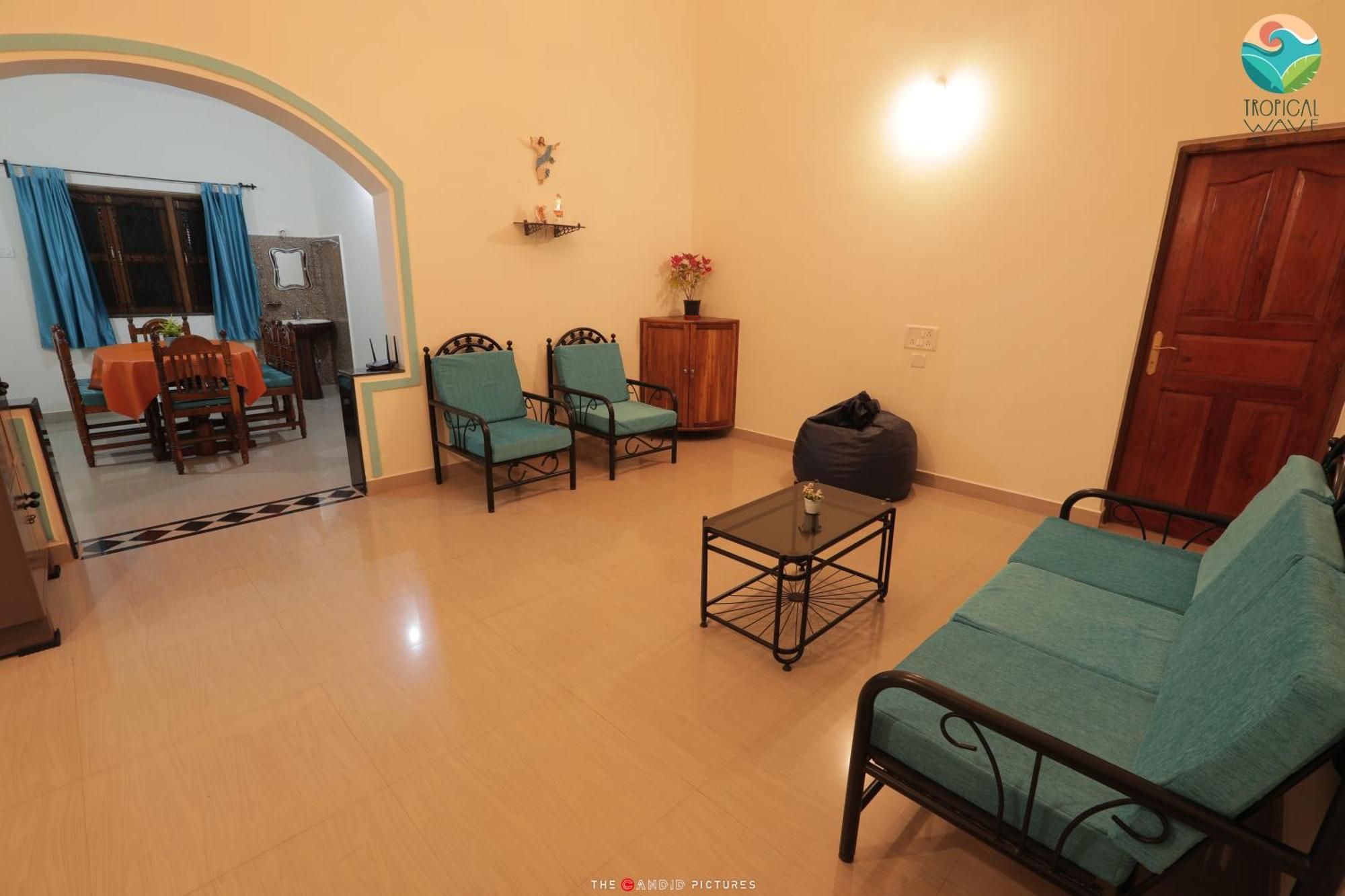 Tropical Wave Hostel Morjim Goa Екстер'єр фото