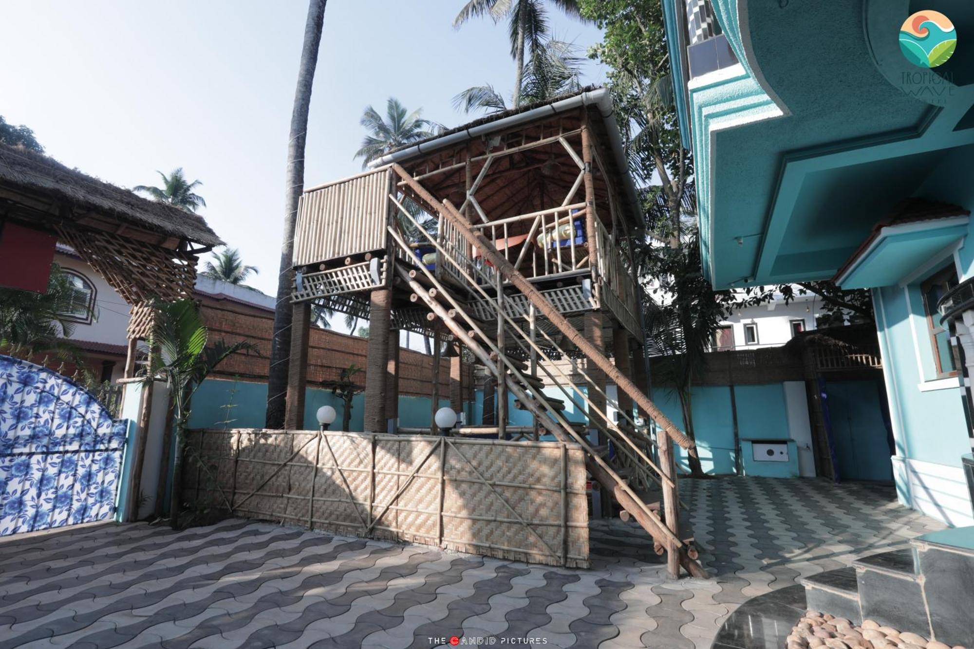Tropical Wave Hostel Morjim Goa Екстер'єр фото