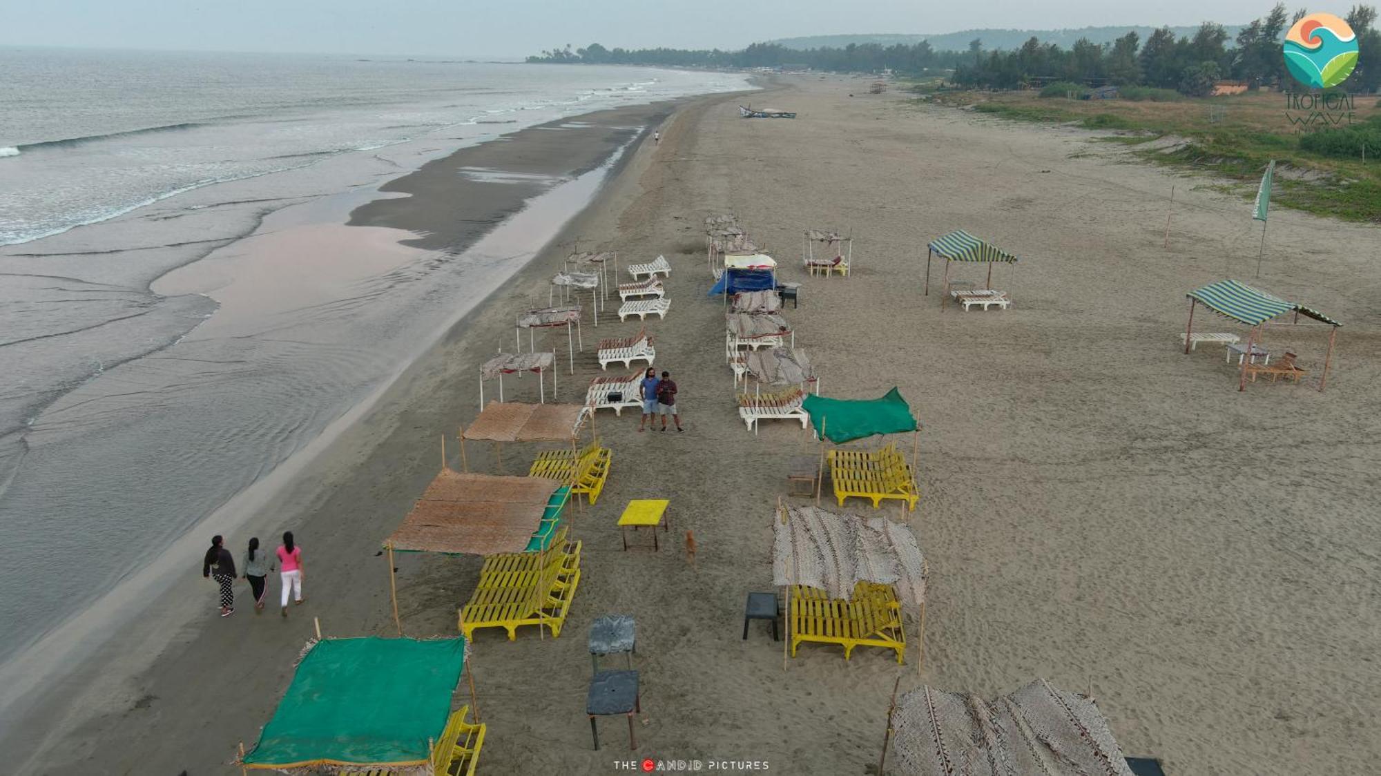 Tropical Wave Hostel Morjim Goa Екстер'єр фото