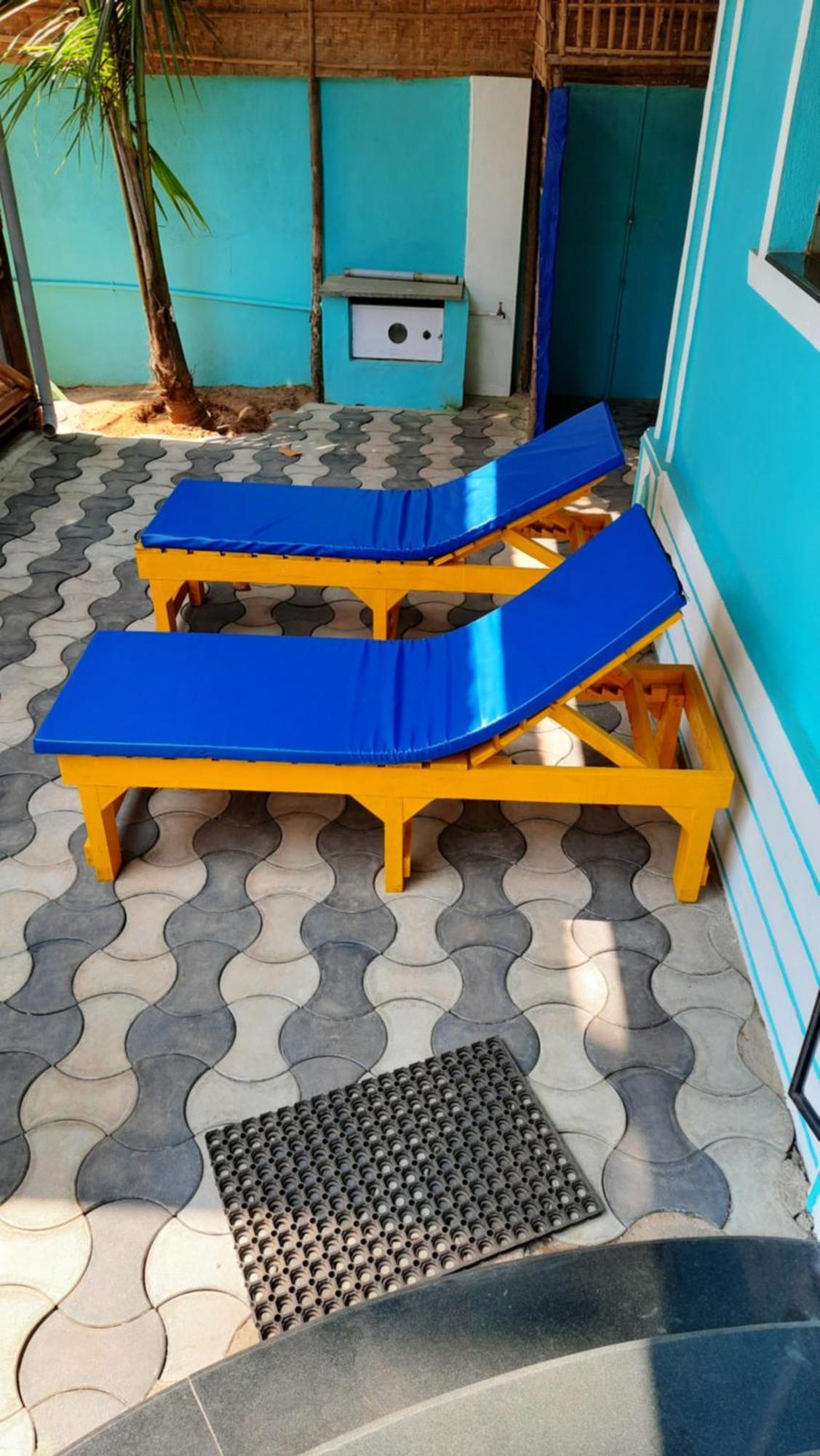 Tropical Wave Hostel Morjim Goa Екстер'єр фото