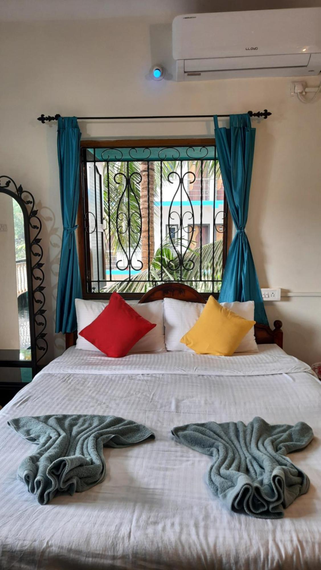Tropical Wave Hostel Morjim Goa Екстер'єр фото