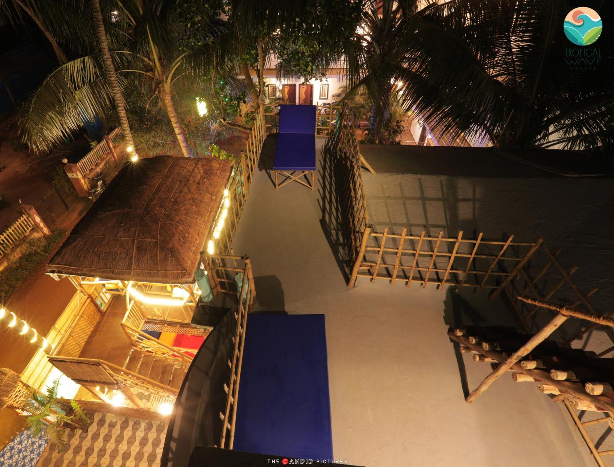 Tropical Wave Hostel Morjim Goa Екстер'єр фото